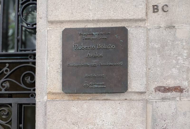 Roberto Bolaño street plaque, Barcelona, Spain